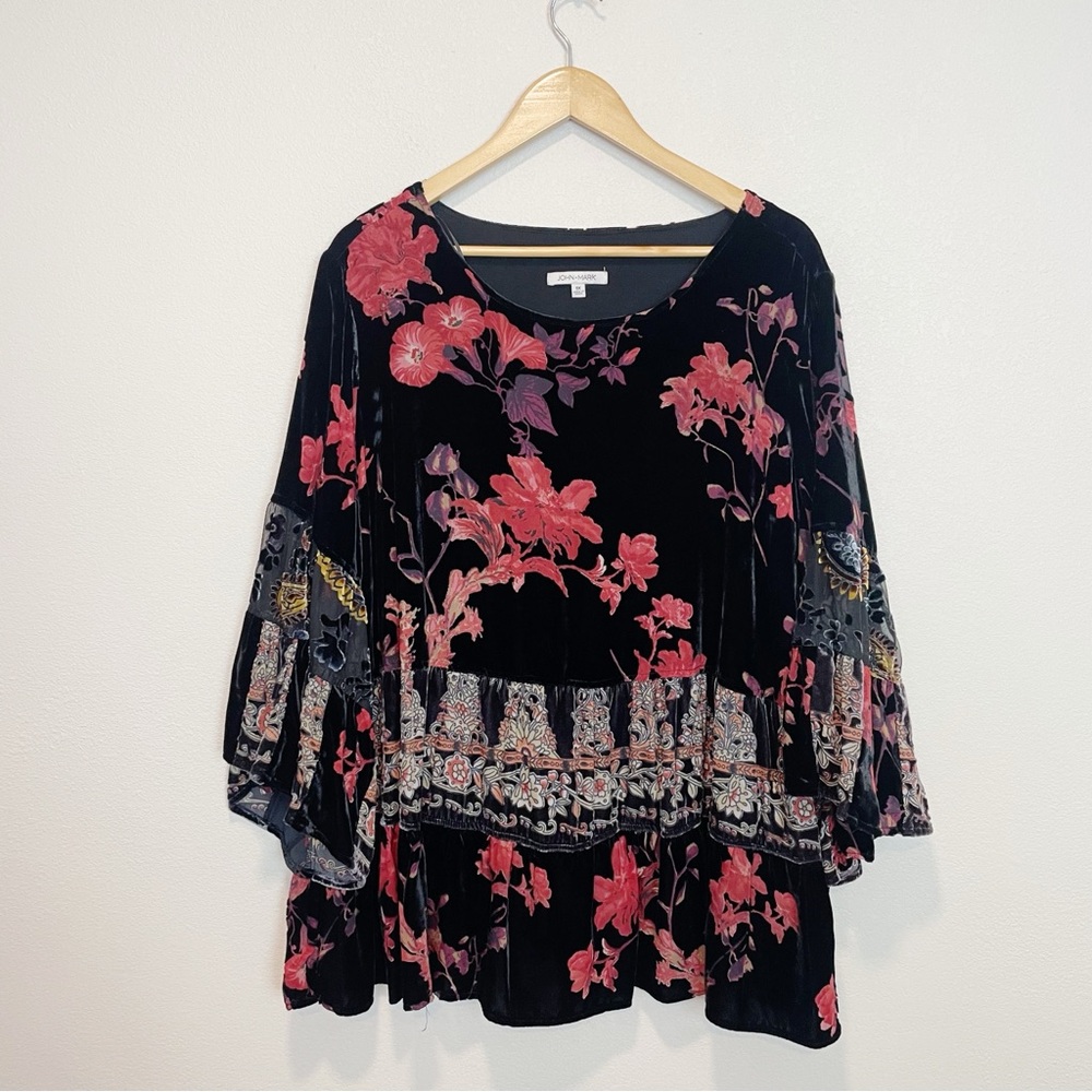 John Mark Black Velvet Blouse with Red Floral Design Bell Wide Sleeves Size 1X